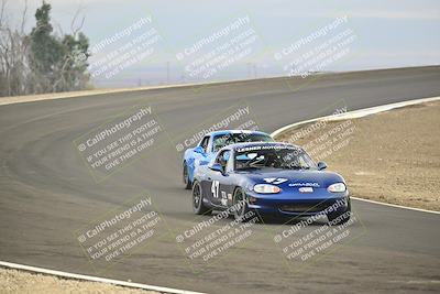 media/Jan-26-2025-CalClub SCCA (Sun) [[cfcea7df88]]/Group 4/Race/